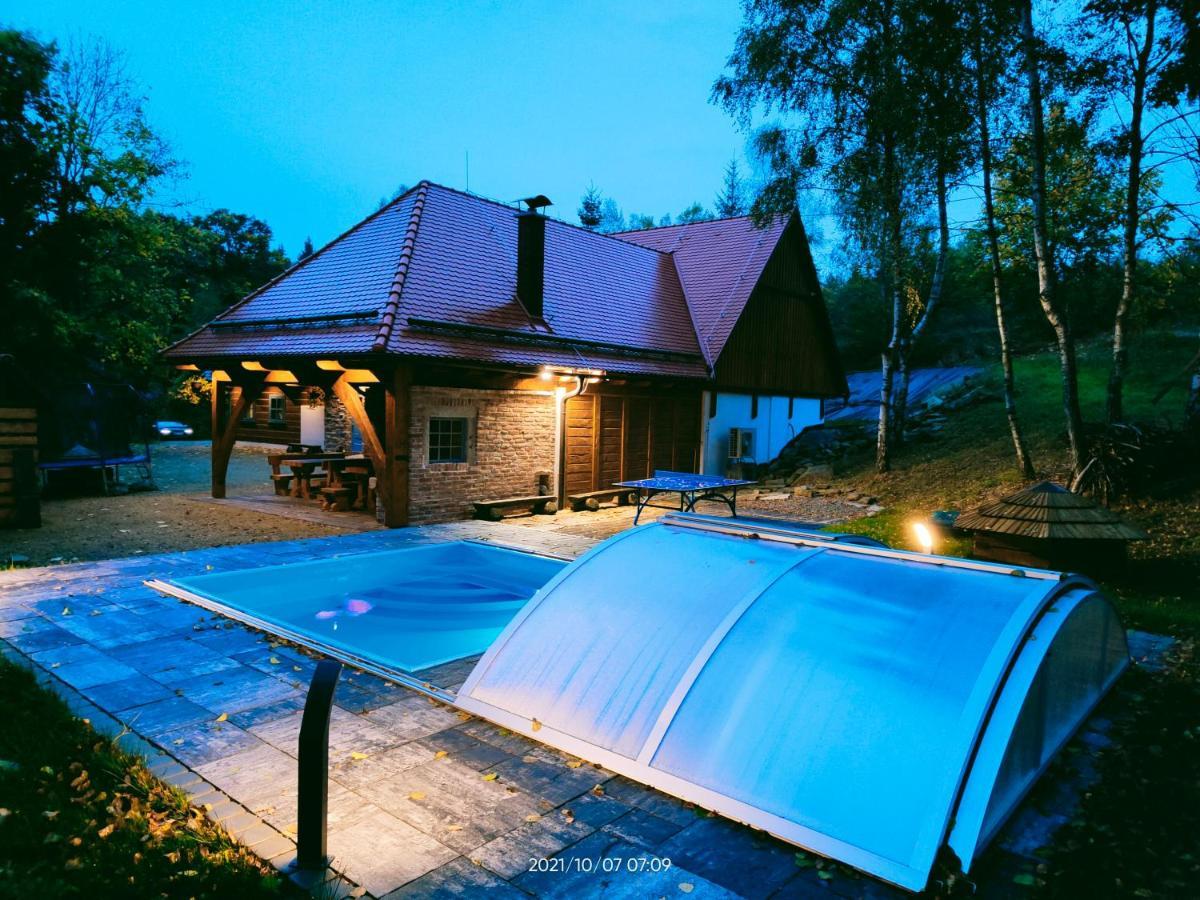 Villa Roubenka U Zvonicky Cejle Esterno foto